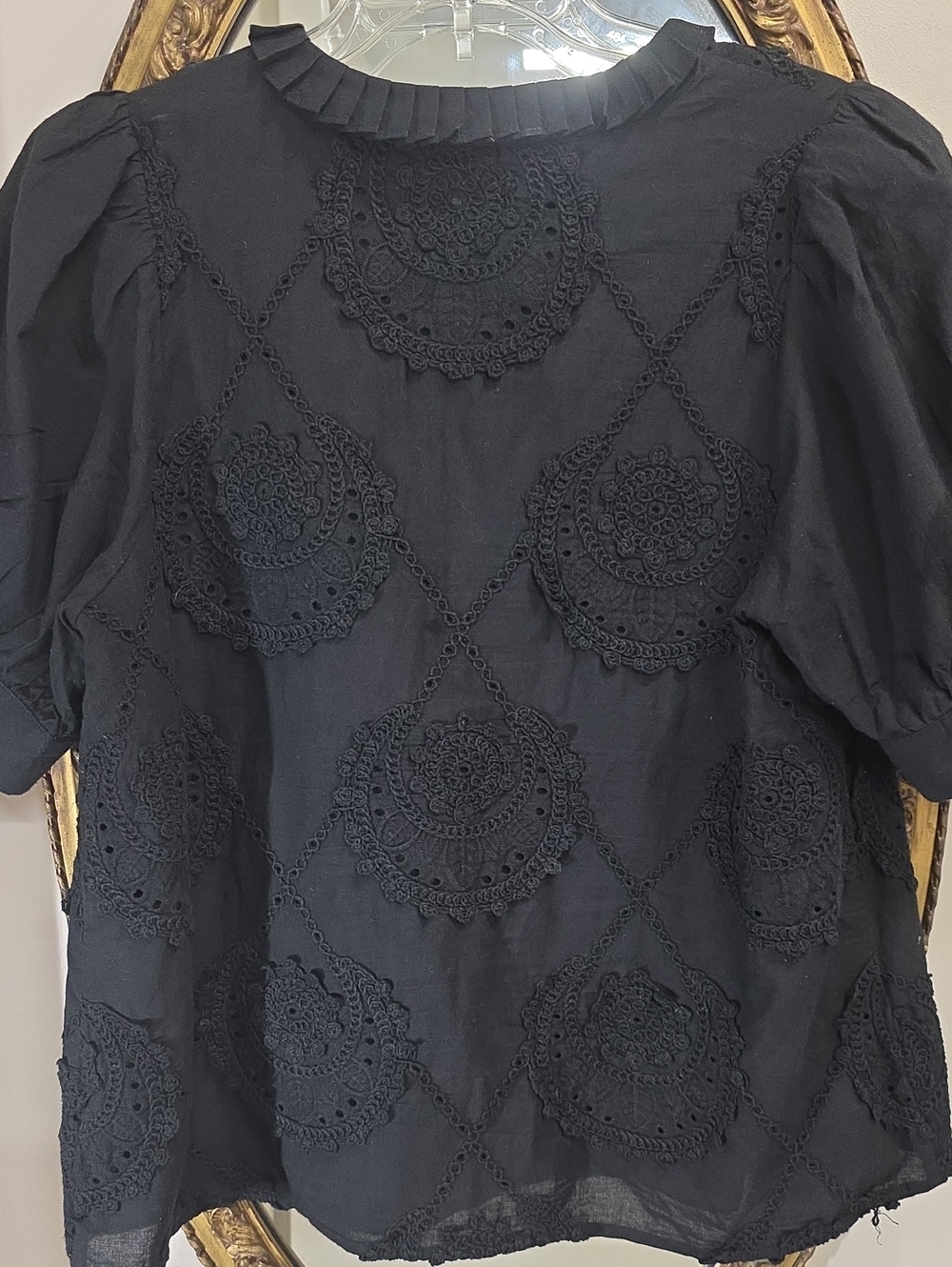 entro Womens Black Embroidered Eyelet Ruffled Short Sleeve Blouse Size L Cotton - Picture 6 of 8